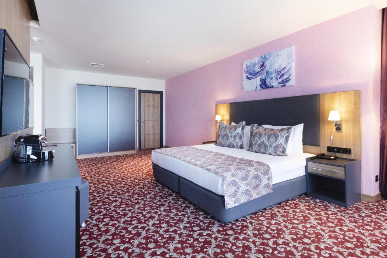 Euphoria Convention & Casino מלון 5*