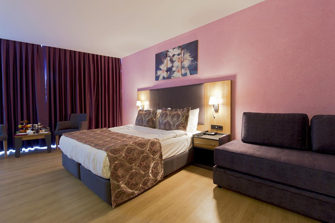 Euphoria Convention & Casino מלון 5*