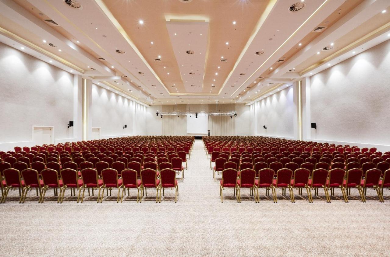 מלון Euphoria Convention & Casino באטומי